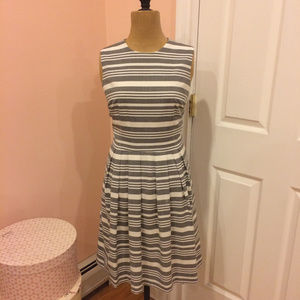 Calvin Klein Gray & White Sleeveless Dress